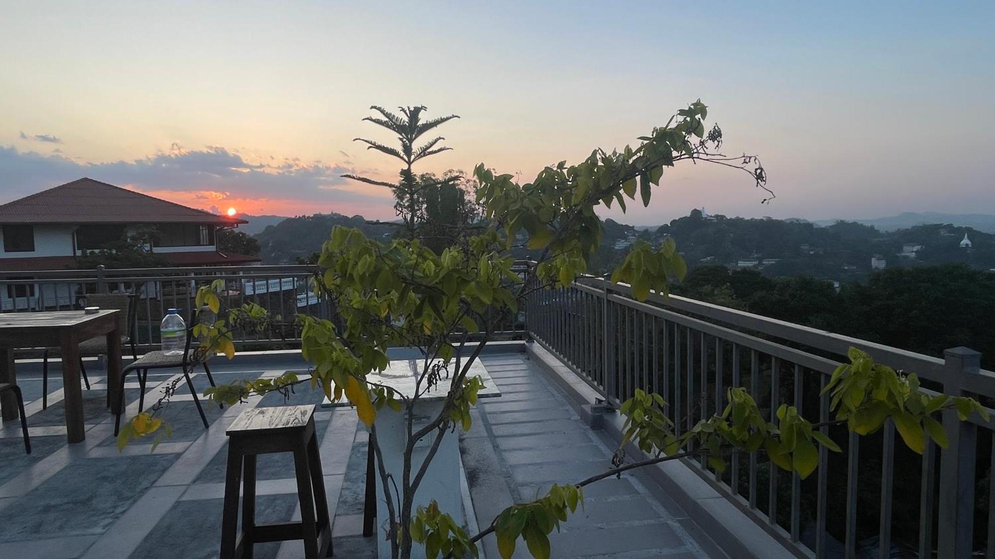 Sun Dove Suite Kandy Exteriér fotografie